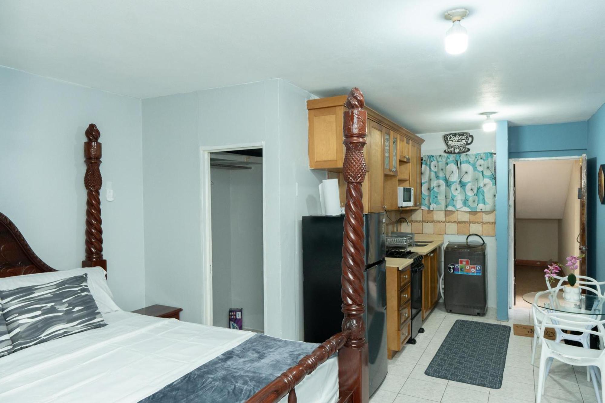 Finest Accommodation Oxford Manor One Bedroom Apt # 27 Kingston Zewnętrze zdjęcie